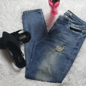 SALE!! REFUGE JEANS